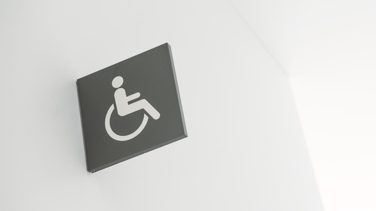 Riedhof, Leben im Alter, Altersheim, Pflegezentrum, Branding, Corporate Design, Werbung, Webdesign, Signaletik, Beschriftung, Information und Wegweisung, Social Media, Markendesign, Beschriftungs- und Reklamekonzepte, Kommunikationskonzept, Kampagnen, Events, Websites und mobile Applikationen, Logodesign, Logo, Signaletikrichtlinien, Fahrzeugbeschriftung, Grafik